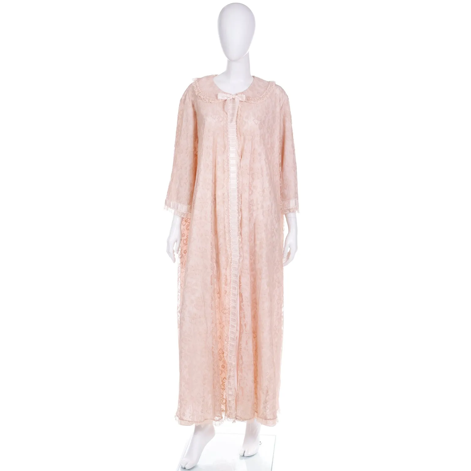 1960s Odette Barsa Vintage Blush Pink Lace Full Length Robe