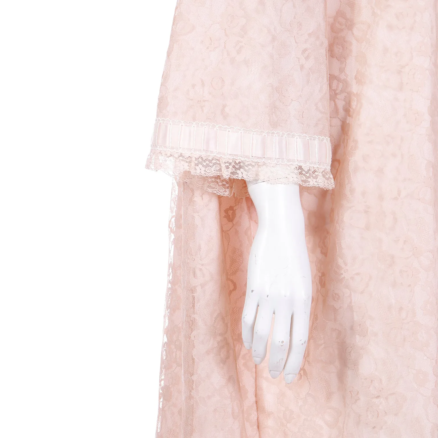 1960s Odette Barsa Vintage Blush Pink Lace Full Length Robe