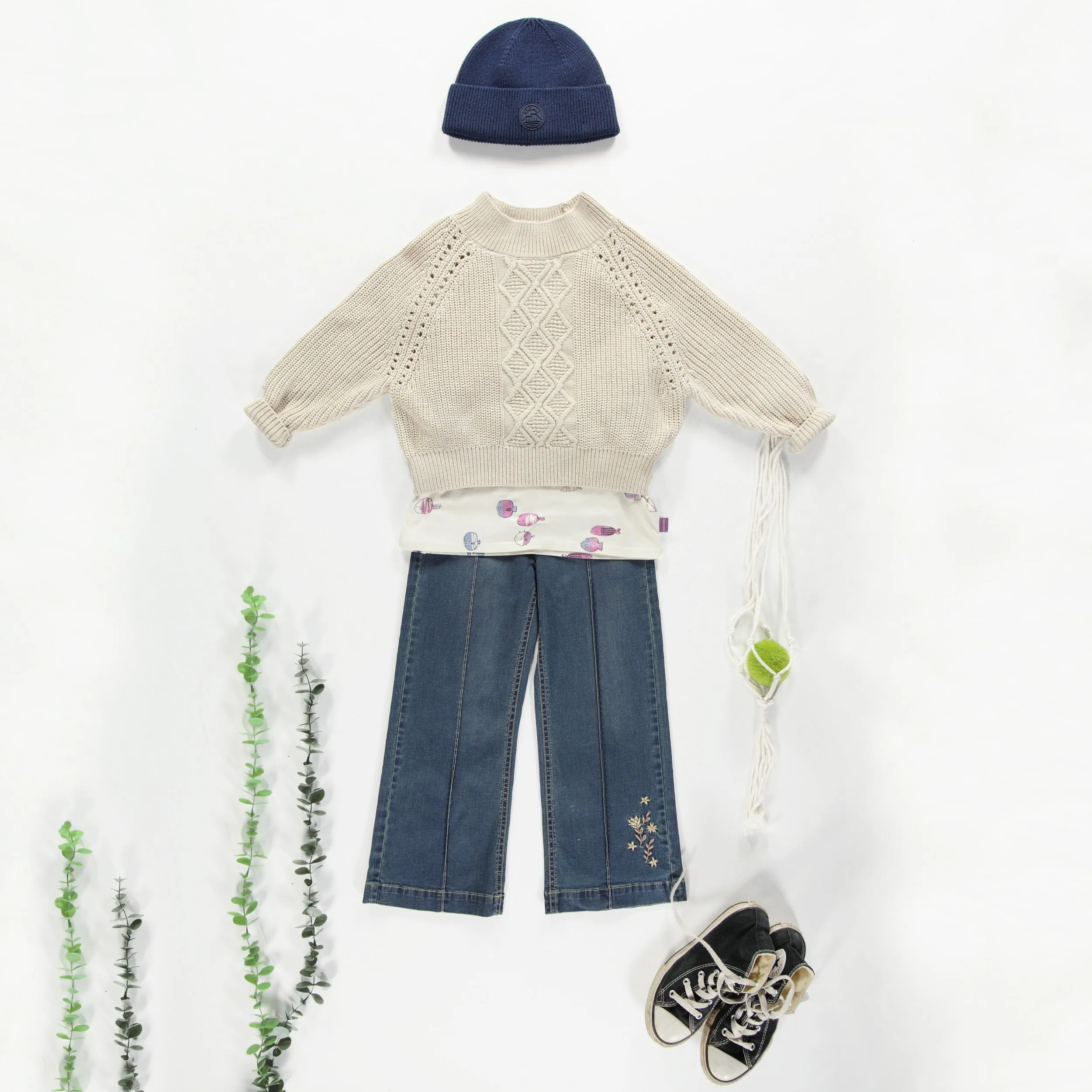 Chandail de maille crème coupe ample, enfant || Cream knitted sweater loose fit, child