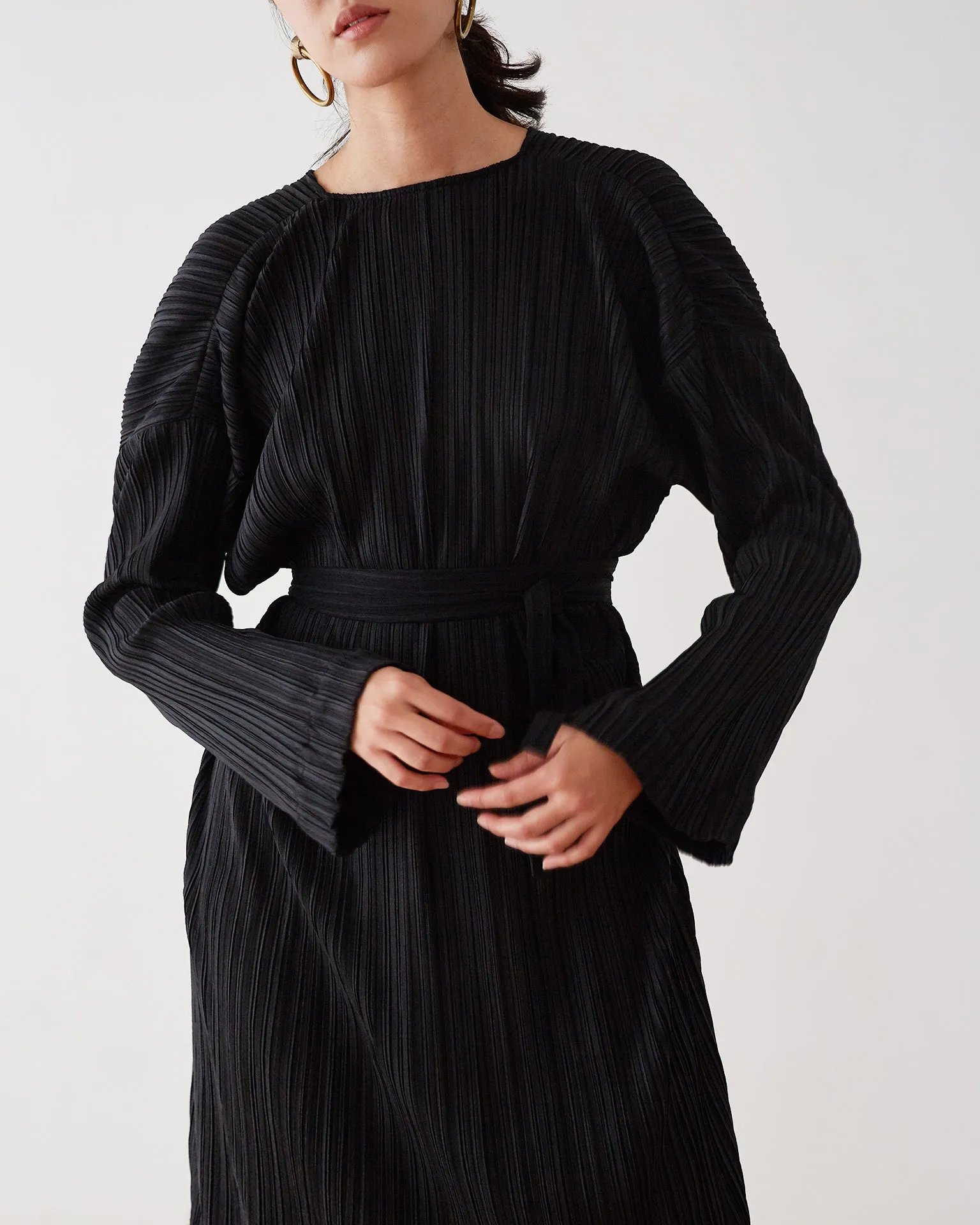 Laura Pleates Robe / BLACK